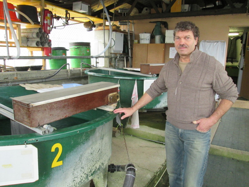 Marc-André Ehrat dans la pisciculture de Moutier