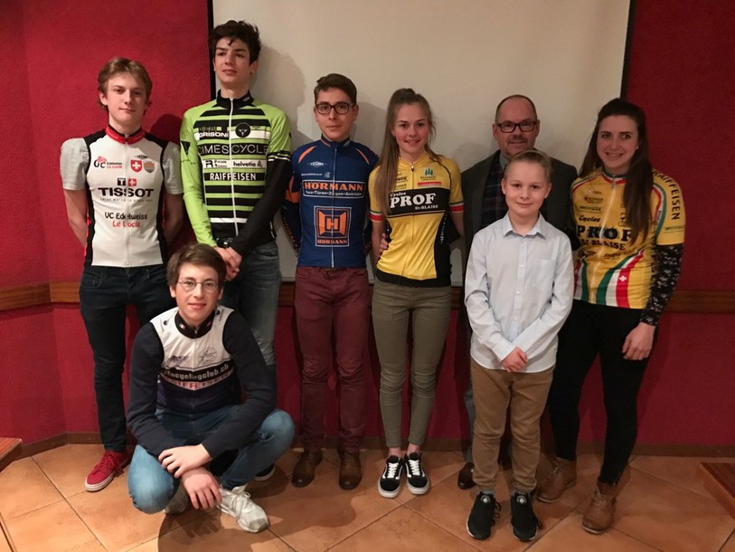 Jean Fiorellino, Valère Thiébaud, Alexandre Balmer (mérite sportif 2016) Justin Paroz, Lisa Baumann, Télio Christen, Eric Waridel (Président UCN) Lise-Marie Henzelin