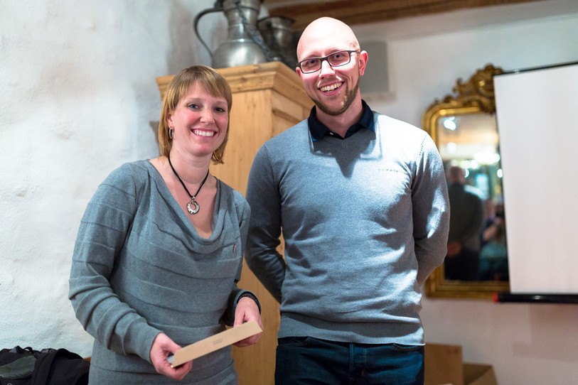 La présidente démissionnaire, Maryline Bassin, et le nouveau président, Frédéric Schaer.