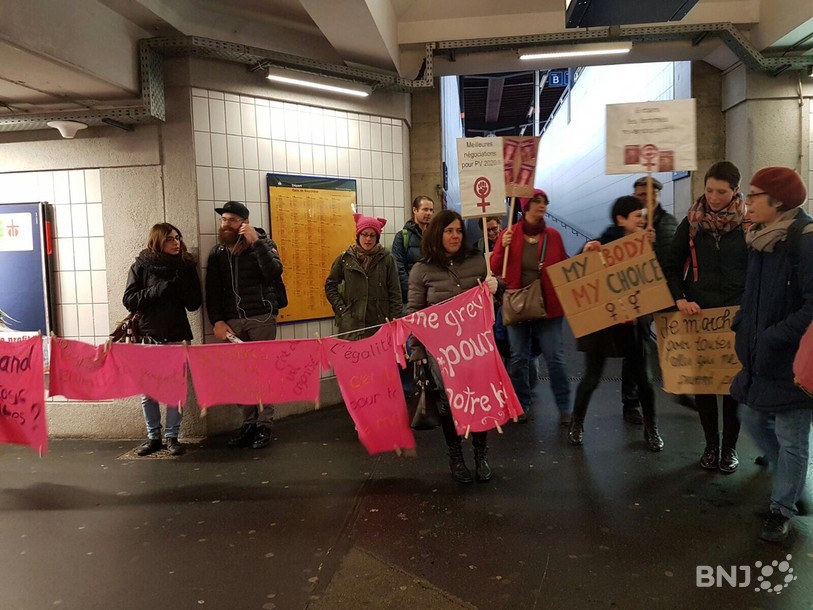Des manifestations ont lieu dans le monde entier à l'occasion de la Journée internationale des femmes. 