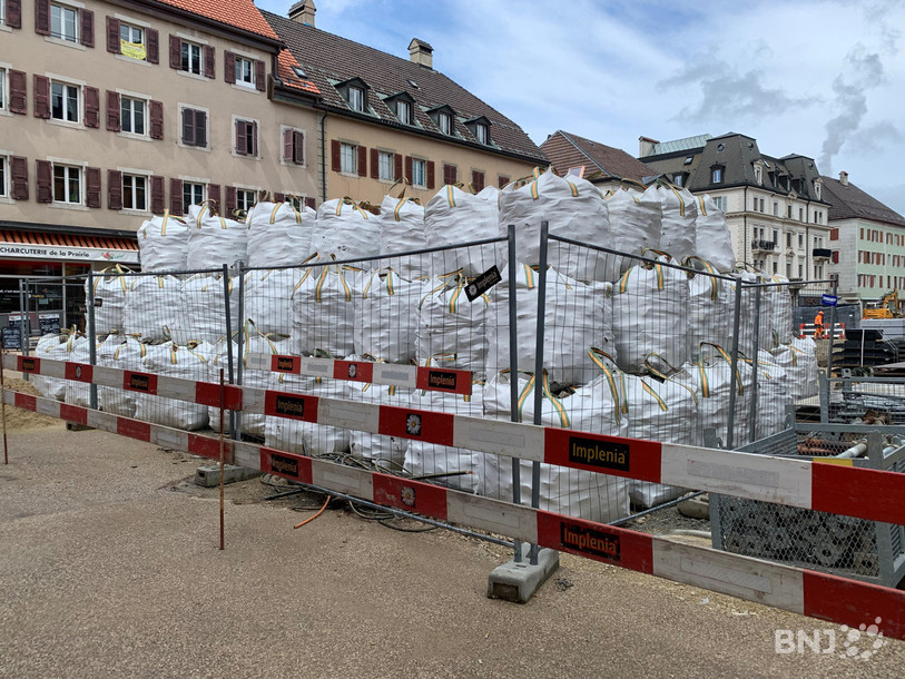 Les pavés belges en grès sont arrivés fin main à La Chaux-de-Fonds. 