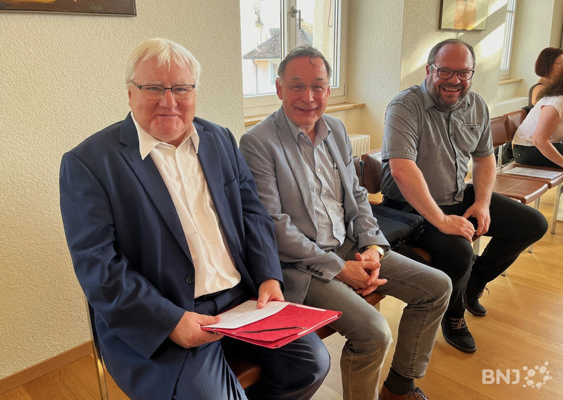 La délégation prévôtoise présente à l'AJC, de gauche à droite: Marcel Winistoerfer (maire), Pascal Eschmann (conseiller municipal en charge des finances) et Patrick Cerf (chef de projet pour le transfert de Moutier).