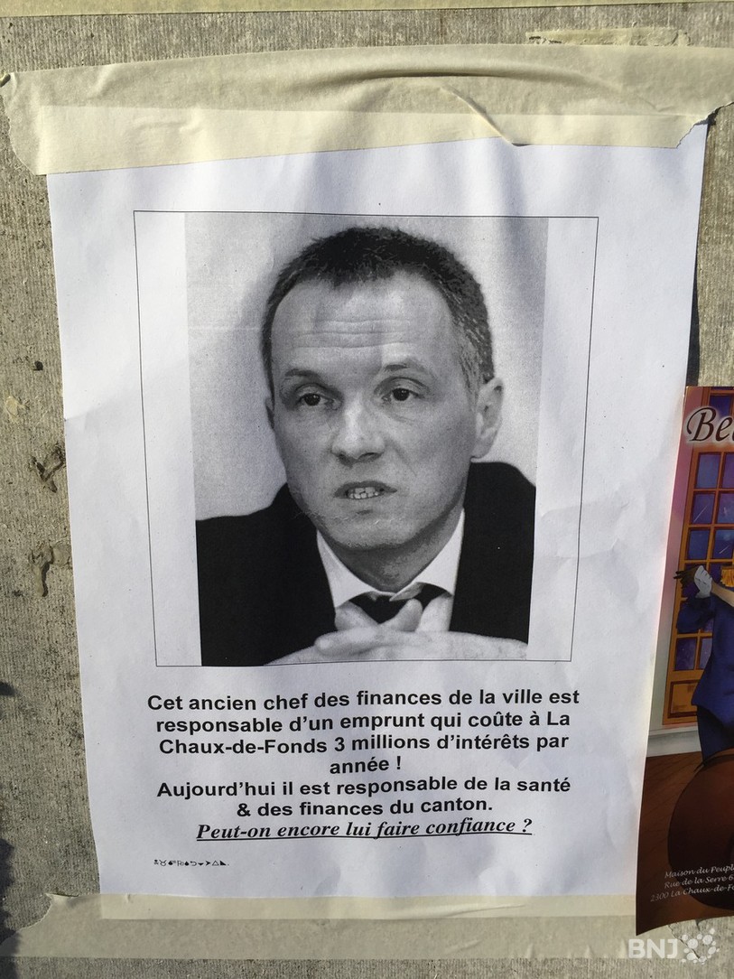 Le conseiller d'Etat est visé par une affiche anonyme.