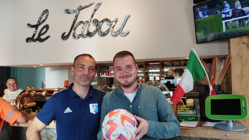 De gauche à droite : Michaël Ren (membre de la commission technique du FC Moutier) et Antony Pelletier (vice-président).