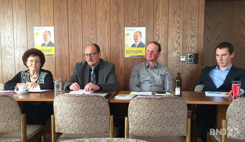 Patrick Gsteiger entouré de son comité de soutien pour la préfecture.