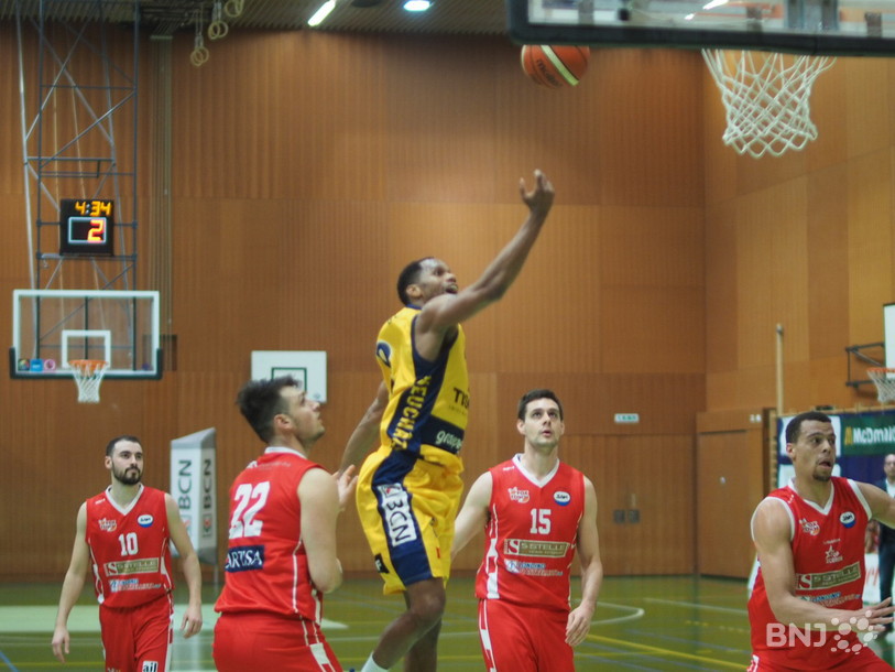 Union Neuchâtel remonte à la 4e place du classement.