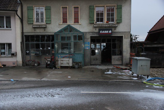 Le bâtiment après l'explosion (photo Police cantonale fribourgeoise)