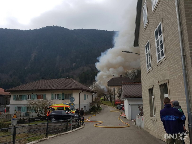 Un important nuage de fumées s'est crée.
