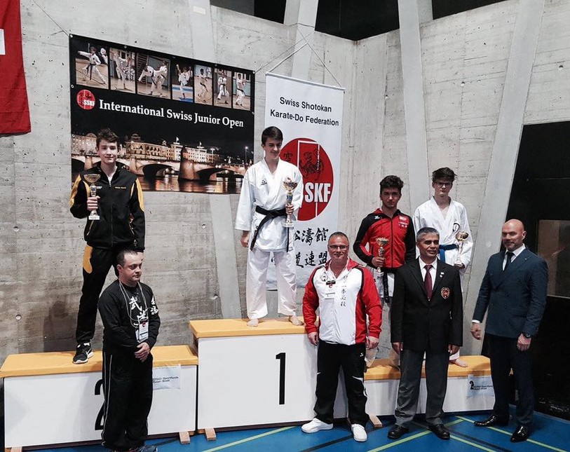 Médaille d'or pour Arben Pjetraj