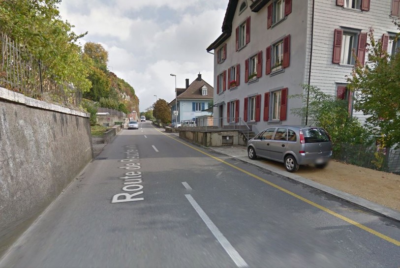 L'accident s'est produit sur la route de Reuchenette, à la hauteur du numéro 26, explique la police cantonale bernoise. (Photo: Google Maps)
