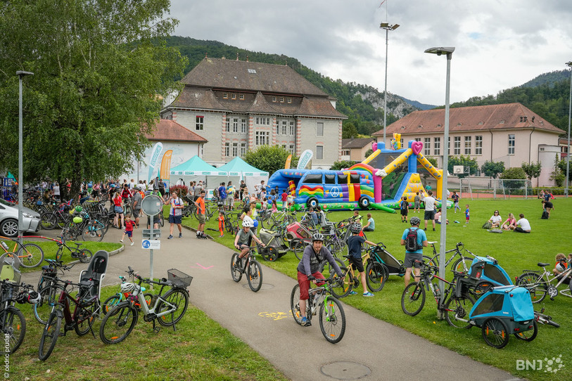 Environ 17'000 personnes ont participé au Slow Up Jura ce dimanche. (Photo : Cédric Prudat).