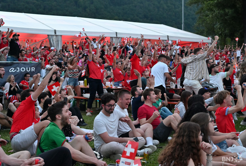 La Police neuchâteloise a ouvert plusieurs enquêtes après les célébrations de la victoire de la Suisse face à l'Italie à l'Euro. (Photo : illustration / Georges Henz).