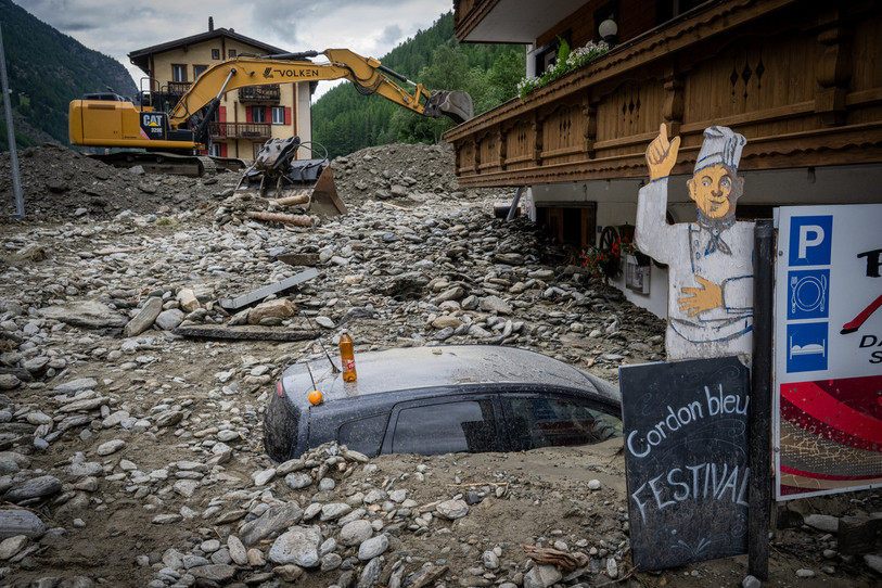 A Saas Grund, les dégâts sont conséquents. (Photo : KEYSTONE / Olivier Maire).