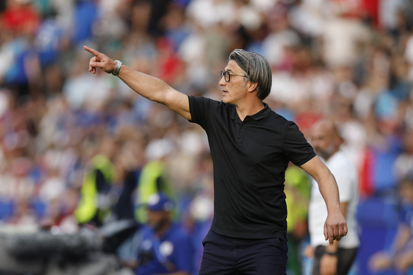 Murat Yakin est le premier entraîneur à avoir permis à la Suisse de remporter un match à élimination directe dans le temps réglementaire depuis 70 ans. (photo KEYSTONE : Peter Klaunzer)