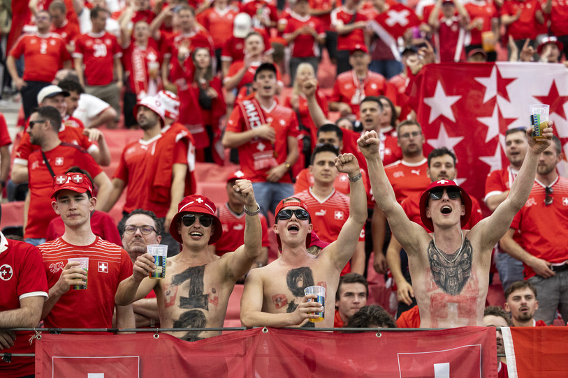 Les fans de la Nati sont en liesse devant les bons résultats de l'équipe nationale à l'Euro 2024. (Photo : Keystone / Peter Klaunzer).