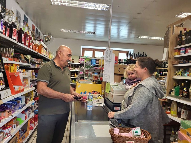 Une épicerie de La Ferrière prône depuis longtemps l’anti-gaspi en prolongeant la date de péremption de certains produits. (Photo : Salomé Di Nuccio)