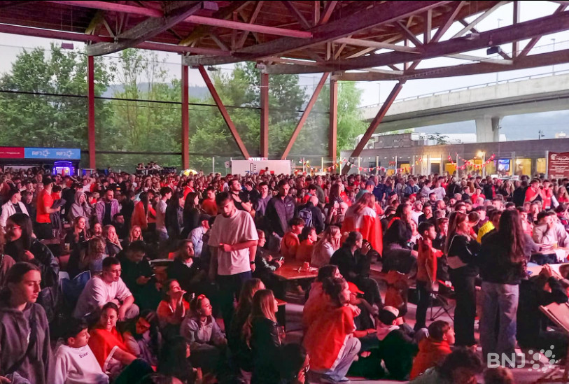 La tension était palpable durant la séance de tirs au but à la fanzone de la patinoire de Delémont.
