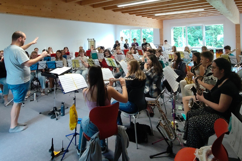 Près d'une centaine de jeunes musiciens participent au camp annuel de la FJM. (Photo : FJM).