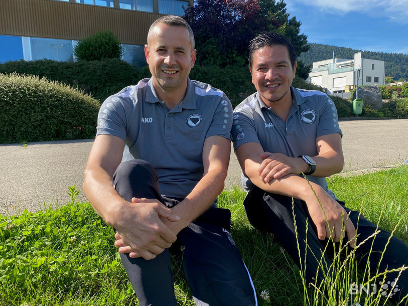 De gauche à droite : « Sur la route de l'Euro » était en direct avec des représentants du FC Bosna Neuchâtel, Hasan Selimovic (président) et Erik Diaz (entraîneur).