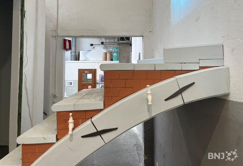 Le Collectif de la mi-mars propose aux visiteurs de découvrir un pont de Venise à l'aspect particulier.