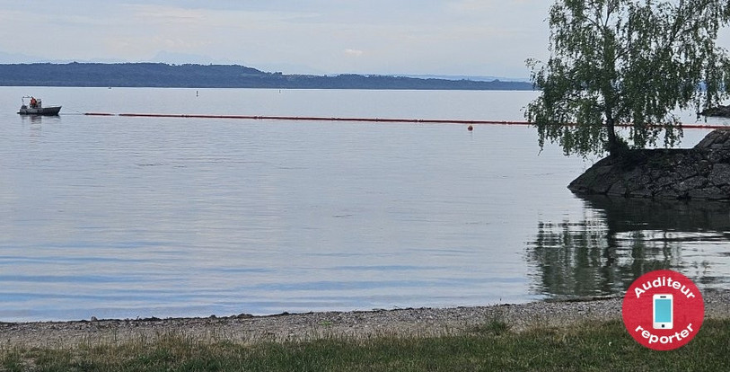 Une grande quantité d'huile s'est répandue dans la baie de St-Blaise.