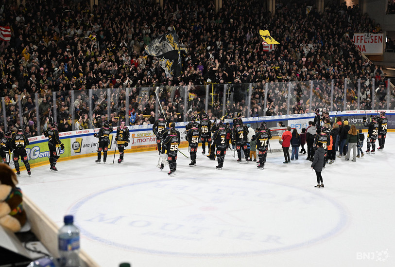 Malgré des résultats sportifs décevants, l'affluence moyenne atteint 4'442 spectateurs par match, soit 220 de plus que la saison précédente. (Photo : Georges Henz).