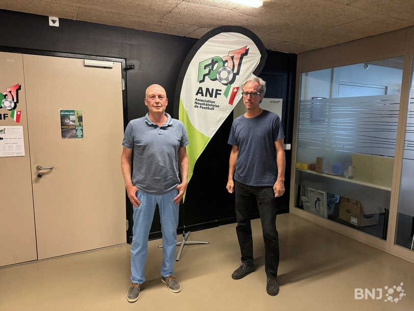 « Sur la route de l'Euro » était en direct de La Maladière avec, de gauche à droite, Pascal Bégert (vice-président de l'ANF) et Christophe Moulin (directeur du football à Neuchâtel Xamax).