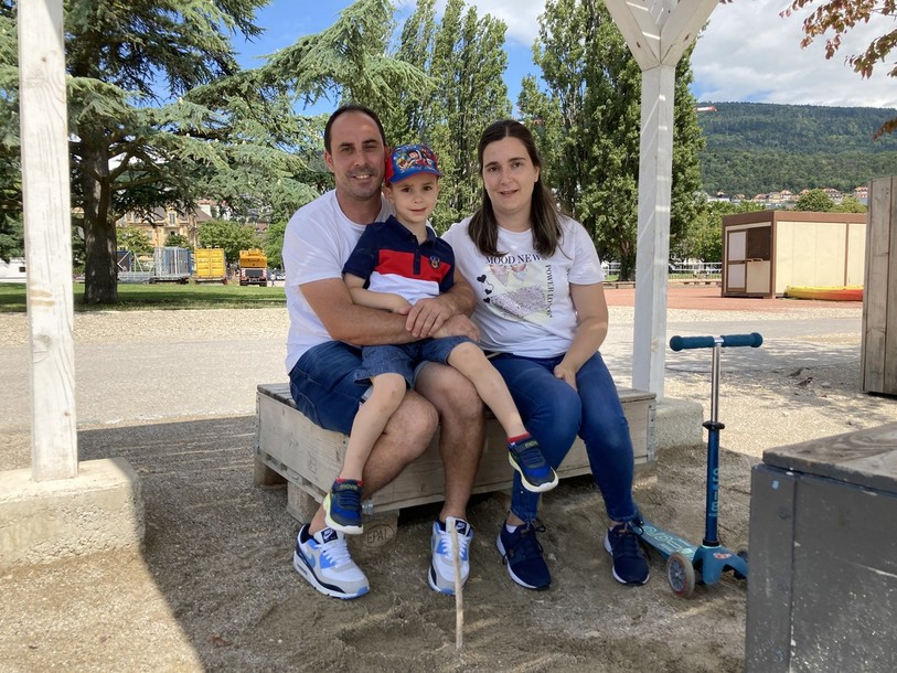 Ana Sofia, de Fribourg, est venue en balade avec sa famille à Neuchâtel ce vendredi.