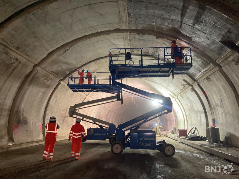 Les ouvriers en plein travail ce mercredi dans la Clusette.