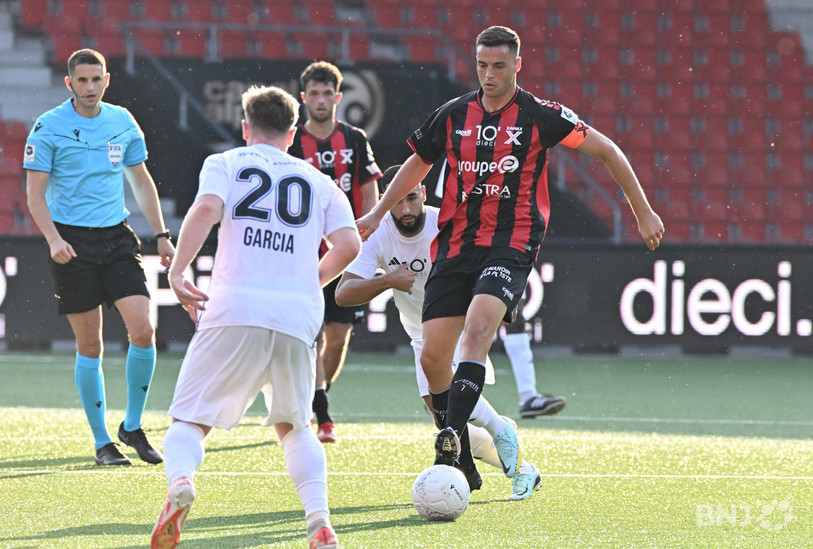 Kenan Fatkic a longtemps porté le brassard de capitaine sous les couleurs xamaxiennes depuis son arrivée en 2022. (Photo: Georges Henz)