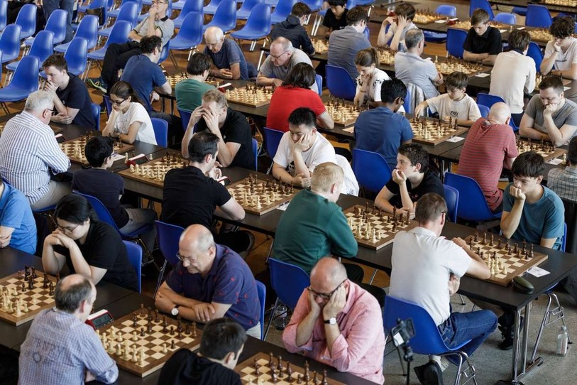 Le Festival international d'échecs de Bienne a fêté son édition 2024 avec un record du monde du plus grand nombre de parties jouées en 24 heures.Source: Nik Egger