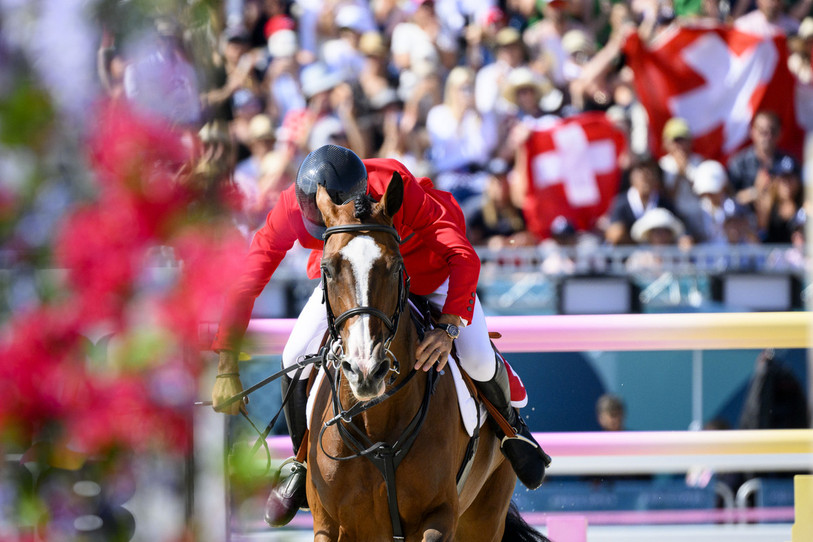 Porté par le public, Steve Guerdat est allé chercher la médaille d'argent olympique. (Photo : Keystone/Laurent Gillieron)