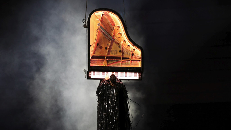 Alain Roche a participé, avec son Piano Vertical, à la Cérémonie de Clôture des Jeux olympiques de Paris. (Photo : Alain Roche).