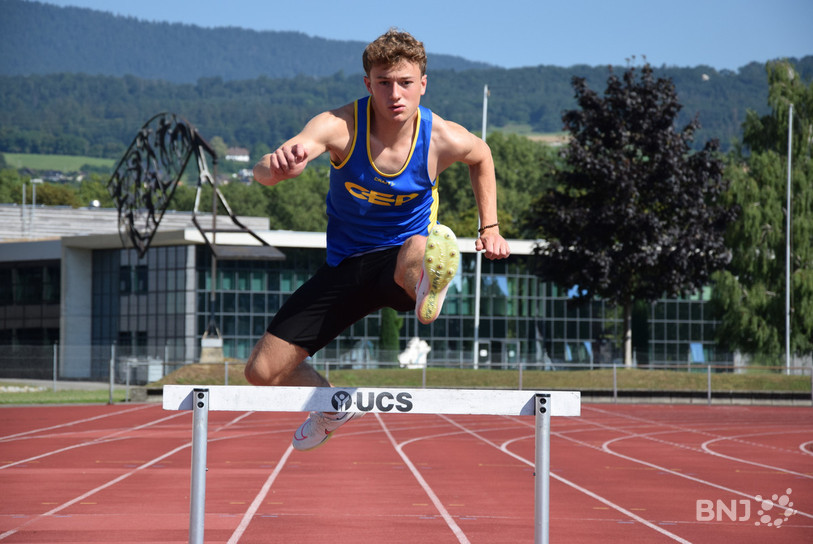 Alexis Perroud a pris une jolie 2e place sur le 400 mètres haies des Championnats de Suisse d'athlétisme des moins de 23 ans dimanche à Bâle. (photo d'archives)