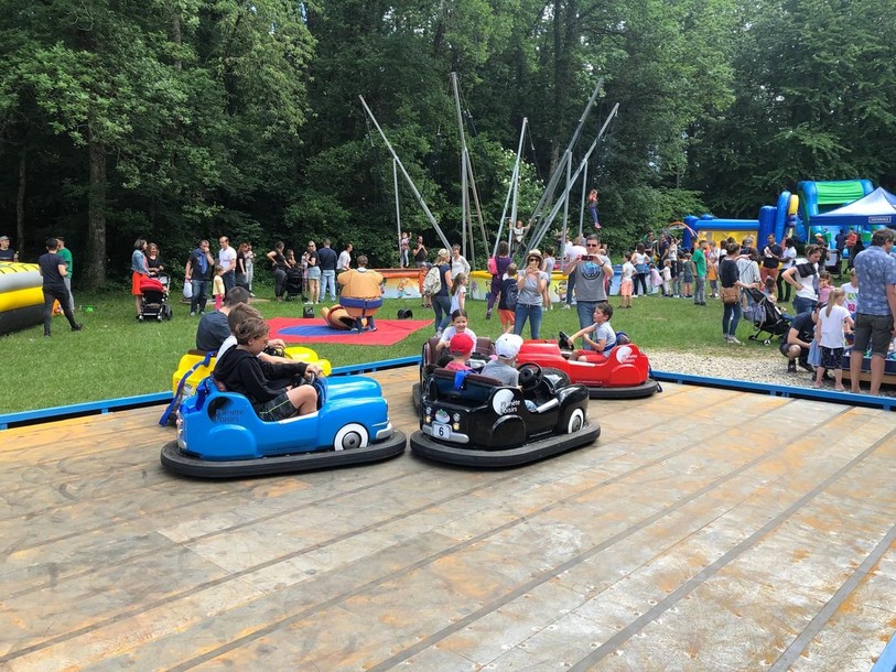 Plusieurs animations de fête foraine, à l'image de cet événement passé, occuperont la place du Port, dès jeudi à Neuchâtel, pour le Family Day et seront à disposition gratuitement. (Photo : BvK Events)
