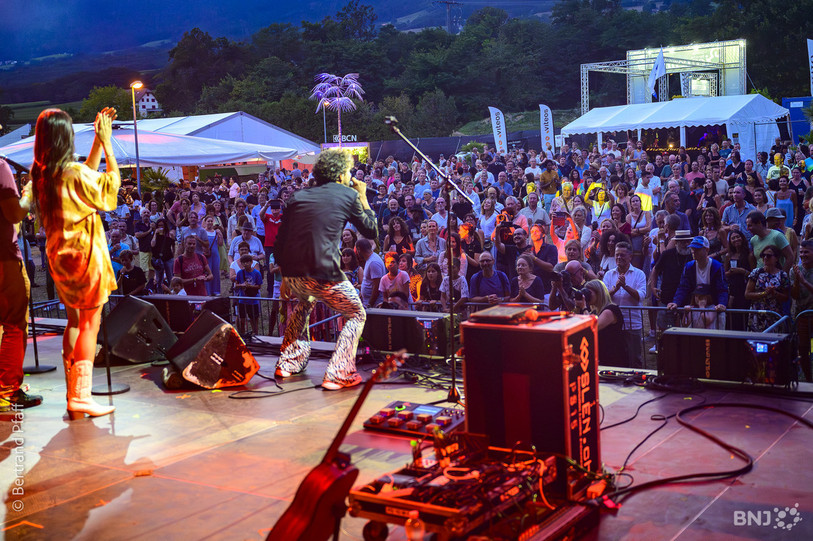 Le festival BeRock se tiendra cette année, face au lac, à Place du Port à St-Aubin. (Photo d’archives : Bertrand Pfaff.)