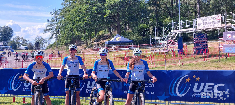 Charles Kallin, Bastien Lambercier, Tess de Almeida et Chloé Lambercier étaient à Husqvarna, en Suède, pour les championnats d'Europe de la jeunesse de VTT.
