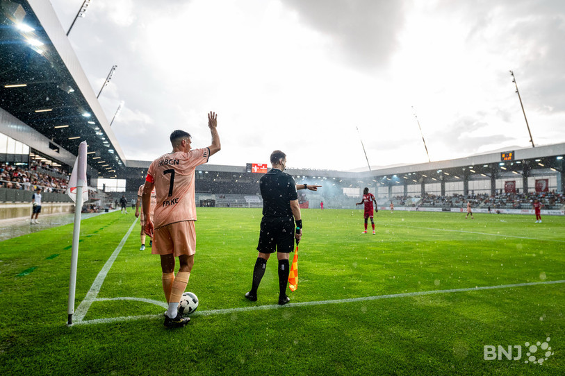 Xamax n'a pas été satisfait de la prestation du corps arbitral lors de la rencontre face à Thoune. (Photo d'illustration : Jonathan Vallat).