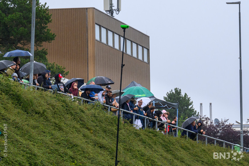 Ce n'est pas la pluie mais le brouillard qui a eu raison du match aux Geneveys-sur-Coffrane. (Photo archives : B. Pfaff).