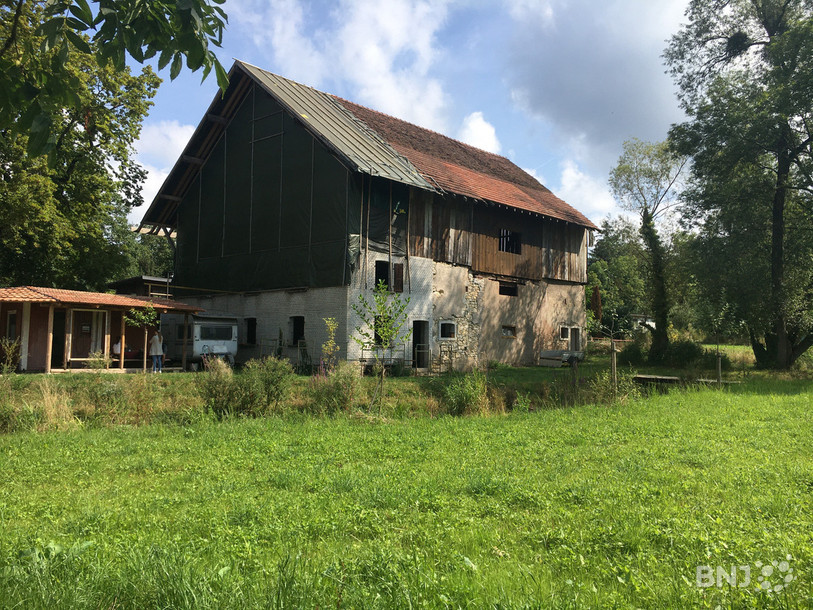 L'ancien bâtiment agricole a besoin d'importants travaux avant d'accueillir les futurs coopérateurs.
