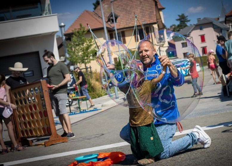 AaRoNiK et ses bulles géantes seront notamment de la partie. (Photo : Festival du Chant du Gros).