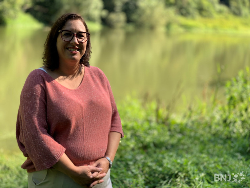 Aurélie Reusser-Elzingre est notre guide du jour aux Bois. Elle raconte la légende qui met en scène le Lac du Cul des Prés dans son livre&nbsp;« Contes et légendes du Jura ».