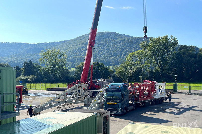 Plusieurs gros éléments du chantier ont déjà vidé les lieux après la fin du premier forage à Glovelier.