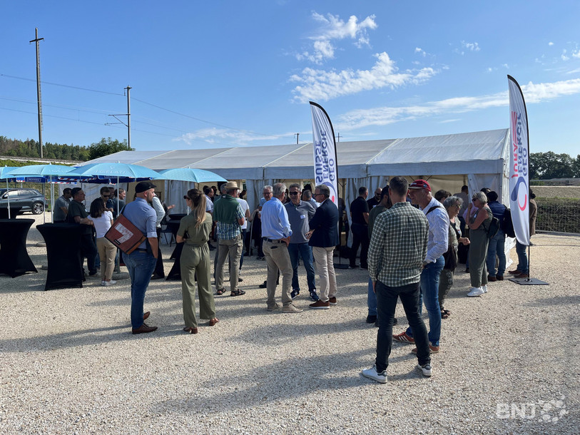 Environ 80 personnes ont participé à la cérémonie marquant la fin du premier forage à Glovelier.