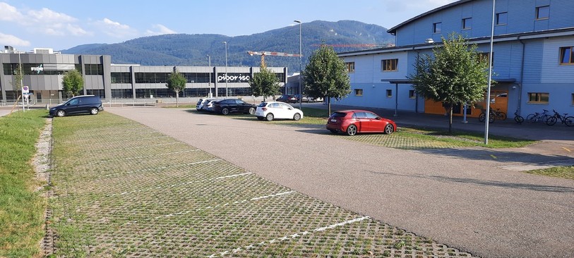 Les places de parking de la halle polyvalente de Glovelier seront désormais payantes.