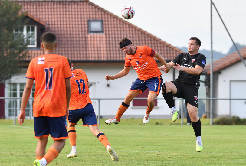 La défense du FCAM et du capitaine Gabriel Rondez s'est montrée très solide samedi soir. (Photo : archives/Georges Henz).