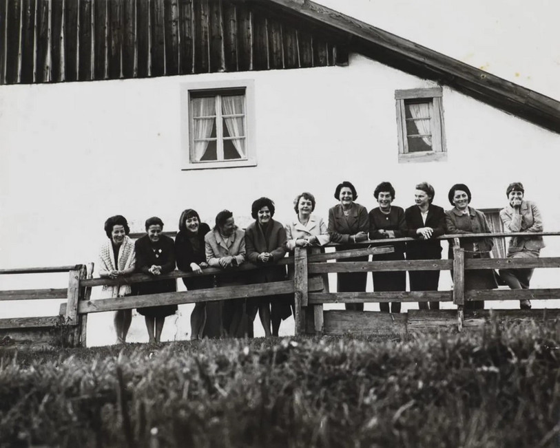 « Mères fondatrices », une exposition de Leïla Hanini à découvrir au Musée de l'Hôtel-Dieu à Porrentruy. (photo : archives de l’AFDJ (association féminine pour la défense du Jura))