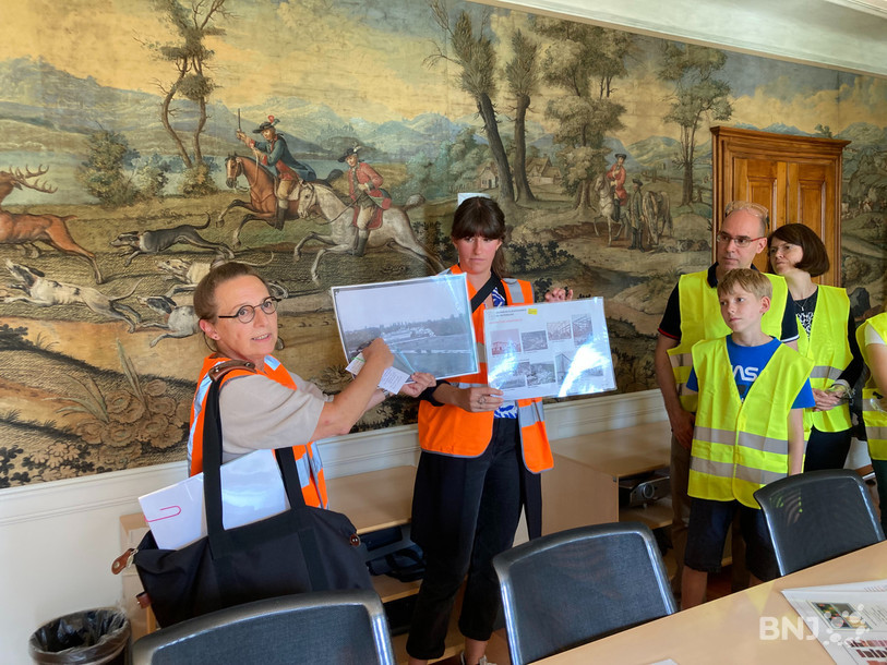 De gauche à droite: Nicole Froidevaux et Marie Majeux de l'Office du patrimoine bâti et immatériel lors de la visite du site de Nexans.