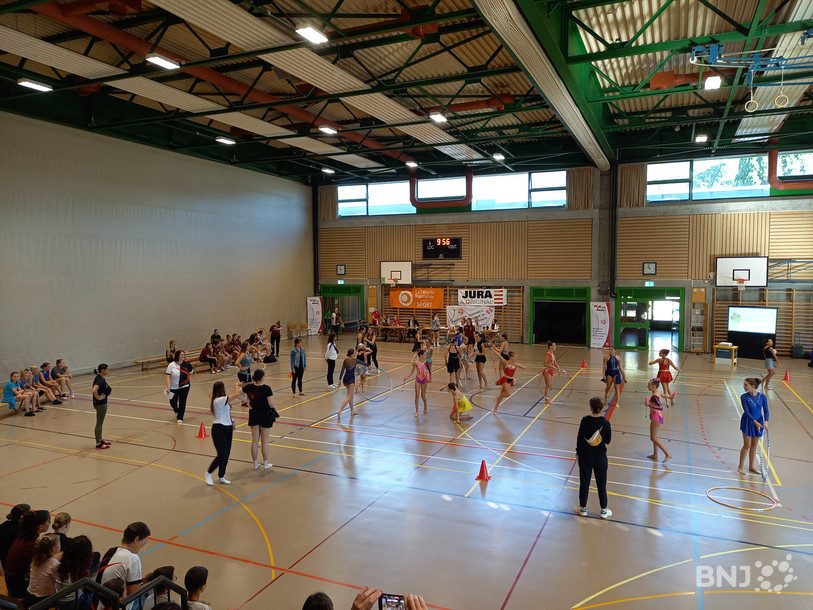 Une centaine de gymnastes ont participé samedi au championnat jurassien de gymnastique individuel et à deux.