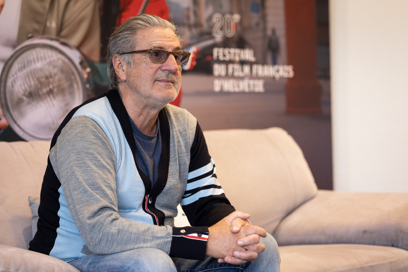 Daniel Auteuil présente son film à Bienne pour les 20 ans du Festival du film français d’Helvétie (FFFH). (Photo : Le Journal du Jura / Anne-Camille Vaucher).